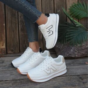 Ladies sneakers